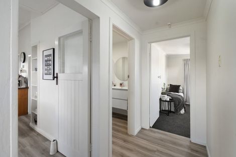 Photo of property in 33 Featherston Street, Takaro, Palmerston North, 4412