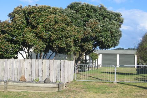 Photo of property in 118a Linton Crescent, Whangamata, 3620