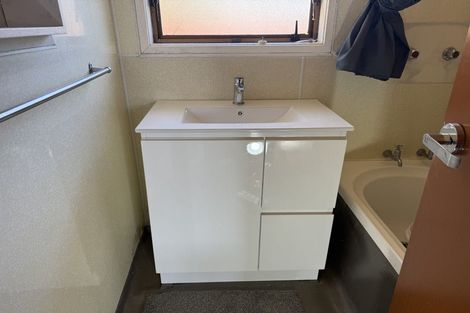 Photo of property in 1/16 Almay Place, Clover Park, Auckland, 2019