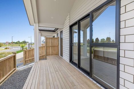 Photo of property in 6 Rorotu Avenue, Karaka, 2113