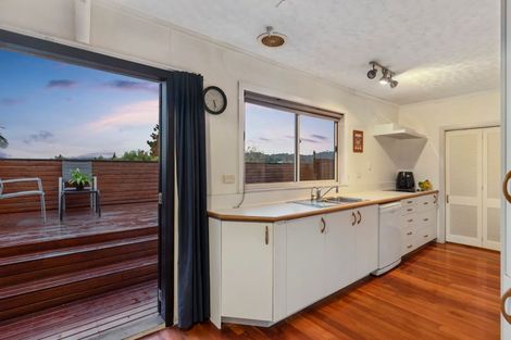 Photo of property in 16 Kashmir Road, Glen Eden, Auckland, 0602