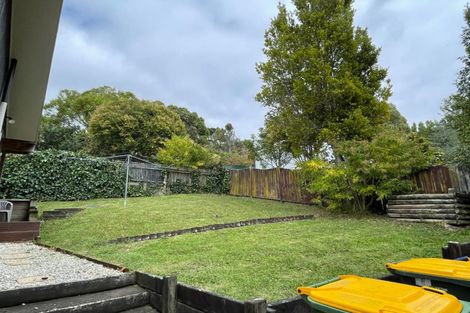 Photo of property in 37 Trias Road, Totara Vale, Auckland, 0629
