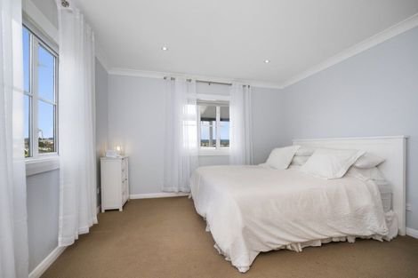 Photo of property in 16 Tralee Street, Omokoroa, 3114