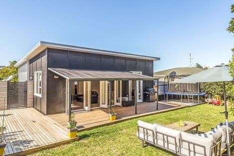 Photo of property in 16 Brandon Road, Manly, Whangaparaoa, 0930