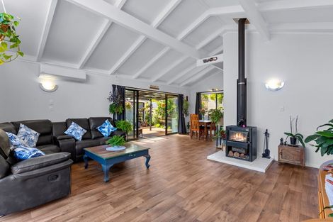 Photo of property in 12 Downer Street, Helensville, 0800