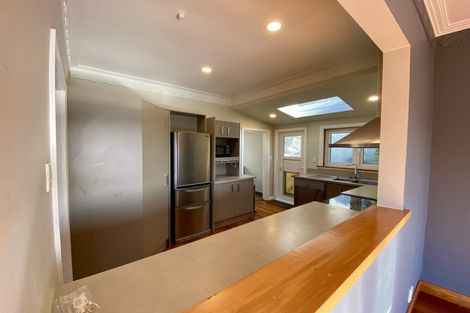 Photo of property in 112 Eden Street, Island Bay, Wellington, 6023