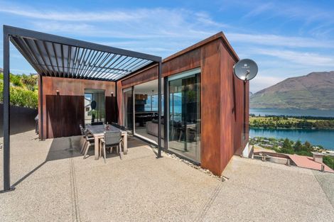 Photo of property in 32 Edinburgh Drive, Queenstown, 9300