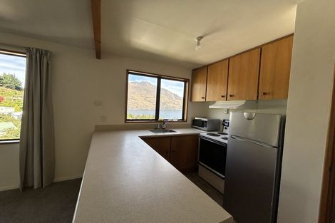 Photo of property in 10b Wye Place, Fernhill, Queenstown, 9300