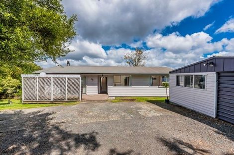 Photo of property in 21 Donovan Avenue, Massey, Auckland, 0614