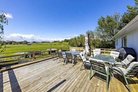 Photo of property in 141 Karioitahi Road, Waiuku, 2683