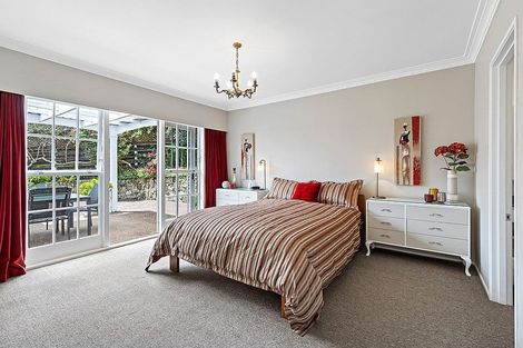 Photo of property in 71 Merriefield Avenue, Forrest Hill, Auckland, 0620