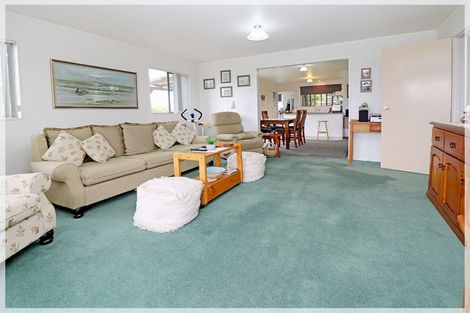 Photo of property in 37 Shortt Street, Foxton Beach, Foxton, 4815