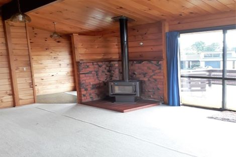 Photo of property in 118 Racecourse Road, Waiuku, 2123