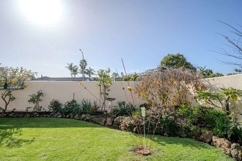Photo of property in 21 Fairway Drive, Kerikeri, 0230
