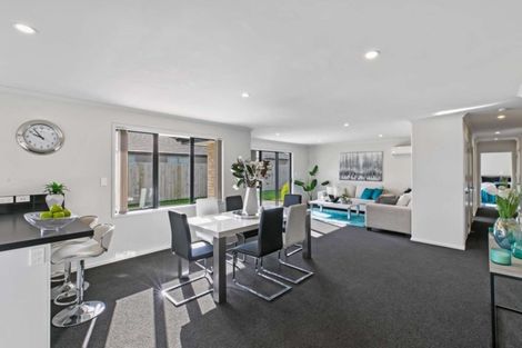 Photo of property in 37 Rainey Crescent, Papamoa Beach, Papamoa, 3118