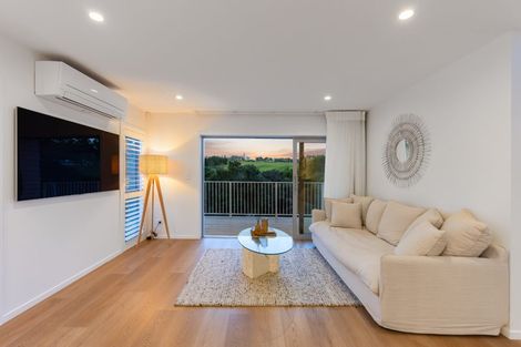 Photo of property in 69 Glenvar Ridge Road, Long Bay, Auckland, 0630