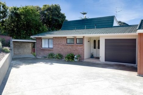 Photo of property in 27a Shackle Lane, Whitby, Porirua, 5024