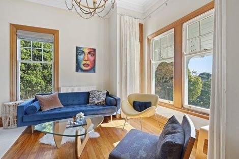 Photo of property in 62 Gilbert Street, New Plymouth, 4310