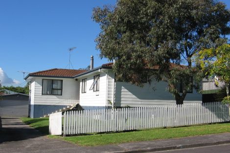Photo of property in 5 Panzic Place, Glen Eden, Auckland, 0602