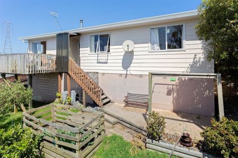 Photo of property in 24 Halloran Place, Massey, Auckland, 0614