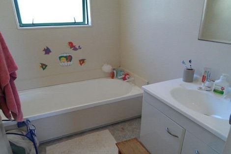 Photo of property in 6a Jillian Drive, Ranui, Auckland, 0612
