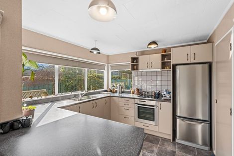 Photo of property in 10 Aitchison Place, Levin, 5510