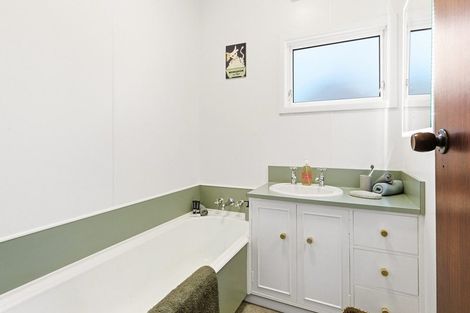 Photo of property in 10 Mathieson Avenue, Khandallah, Wellington, 6035