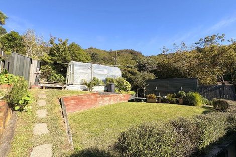 Photo of property in 1 Holmes Grove, Naenae, Lower Hutt, 5011
