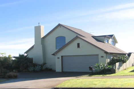 Photo of property in 9 Dairyland Drive, East Tamaki Heights, Auckland, 2016