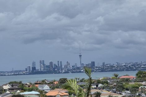 Photo of property in 12 Westergrove Place, West Harbour, Auckland, 0618