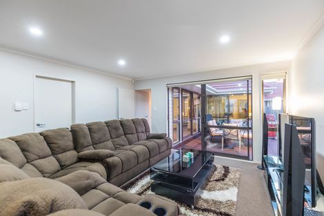 Photo of property in 20 Tarapiroe Avenue, Takanini, 2112