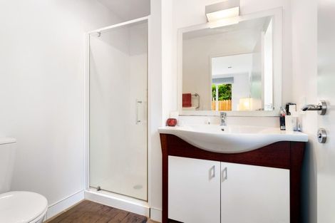 Photo of property in 16b Neil Avenue, Te Atatu Peninsula, Auckland, 0610