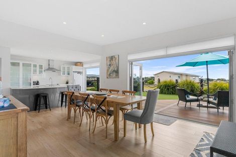 Photo of property in 8 Cornwall Way, Mangawhai Heads, Mangawhai, 0505