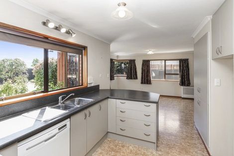 Photo of property in 15 Valerie Place, Redwood, Christchurch, 8051