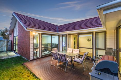 Photo of property in 20 Tarapiroe Avenue, Takanini, 2112