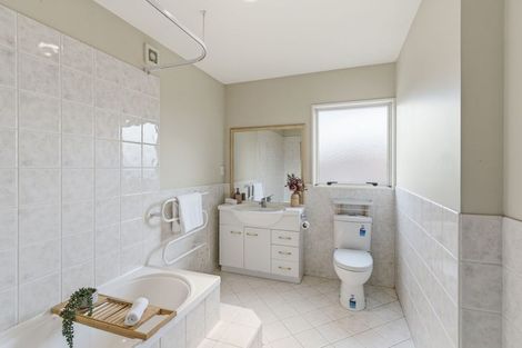 Photo of property in 14 Harlech Mews, Avonhead, Christchurch, 8042
