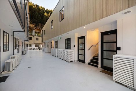 Photo of property in The Alex Apartments, 31/135a Hallenstein Street, Queenstown, 9300
