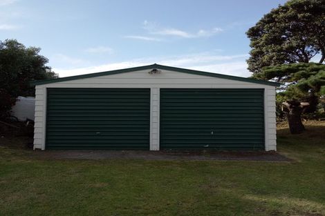 Photo of property in 122 Maunsell Road, Port Waikato, Tuakau, 2695