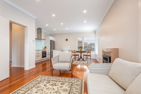 Photo of property in 9 Milverton Avenue, Hokowhitu, Palmerston North, 4410