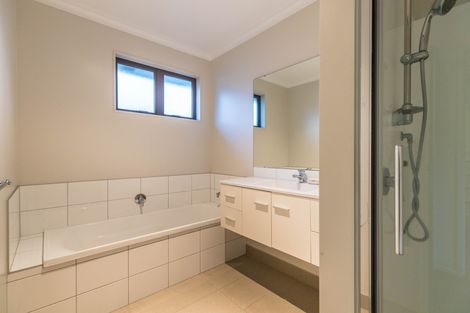 Photo of property in 20 Tarapiroe Avenue, Takanini, 2112