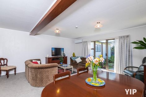 Photo of property in 10 Te Kiteroa Grove, Churton Park, Wellington, 6037