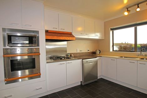Photo of property in 18 Edwards Place, Terrace End, Palmerston North, 4410