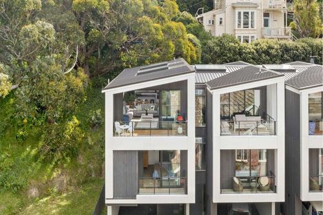 Photo of property in 1/18 Oriental Terrace, Oriental Bay, Wellington, 6011