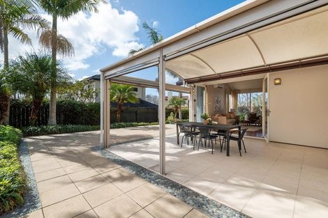 Photo of property in 19 English Oak Drive, Schnapper Rock, Auckland, 0632