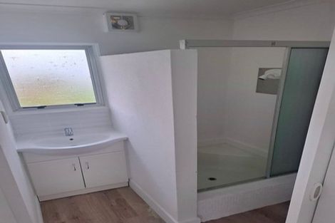 Photo of property in 6 Mahoe Street, Otaki Beach, Otaki, 5512