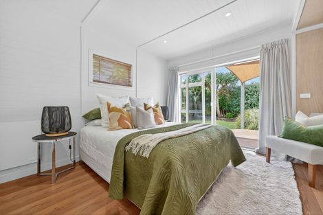 Photo of property in 29 Peter Terrace, Castor Bay, Auckland, 0620