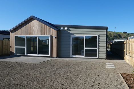 Photo of property in 32 Koru Loop, Paraparaumu, 5032
