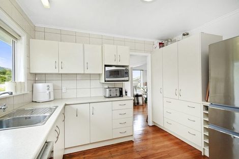 Photo of property in 68 Redwood Avenue, Tawa, Wellington, 5028