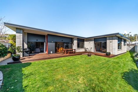 Photo of property in 14 Resolution Drive, Whitby, Porirua, 5024