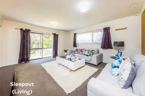 Photo of property in 3 Halberg Street, Papakura, 2110